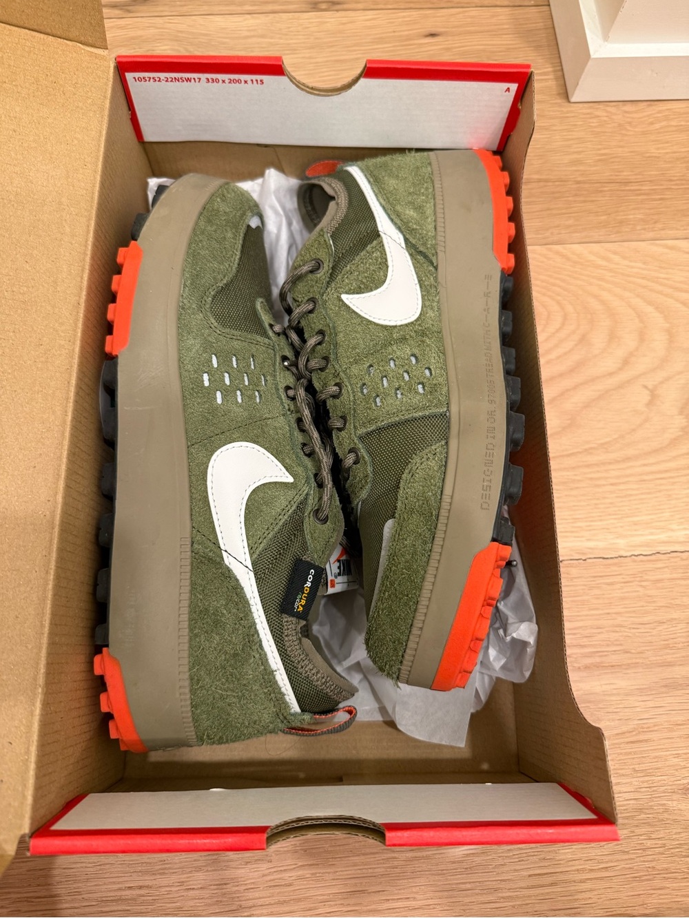 Nike sz 9.5 City PRM GREEN SUMMIT SNEAKERS
